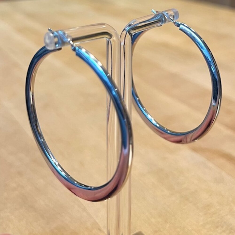 Italian Sterling Silver 2" Graduated Hoops – new in box - Picture 3 of 5